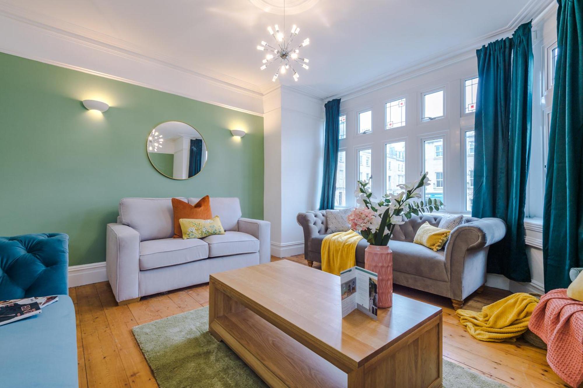 Incredible - Five Bedroom - 7 Actual Beds - 6 Bathroom House By Purestay - Central Bath With Parking מראה חיצוני תמונה