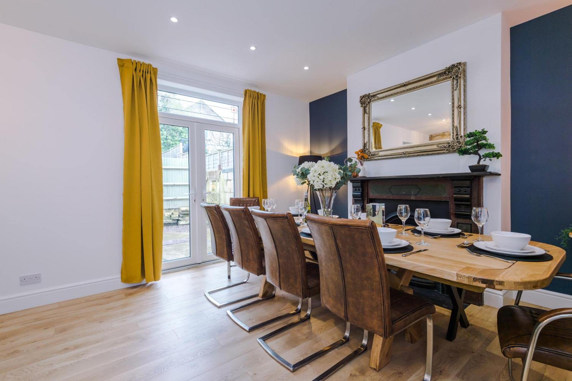 Incredible - Five Bedroom - 7 Actual Beds - 6 Bathroom House By Purestay - Central Bath With Parking מראה חיצוני תמונה