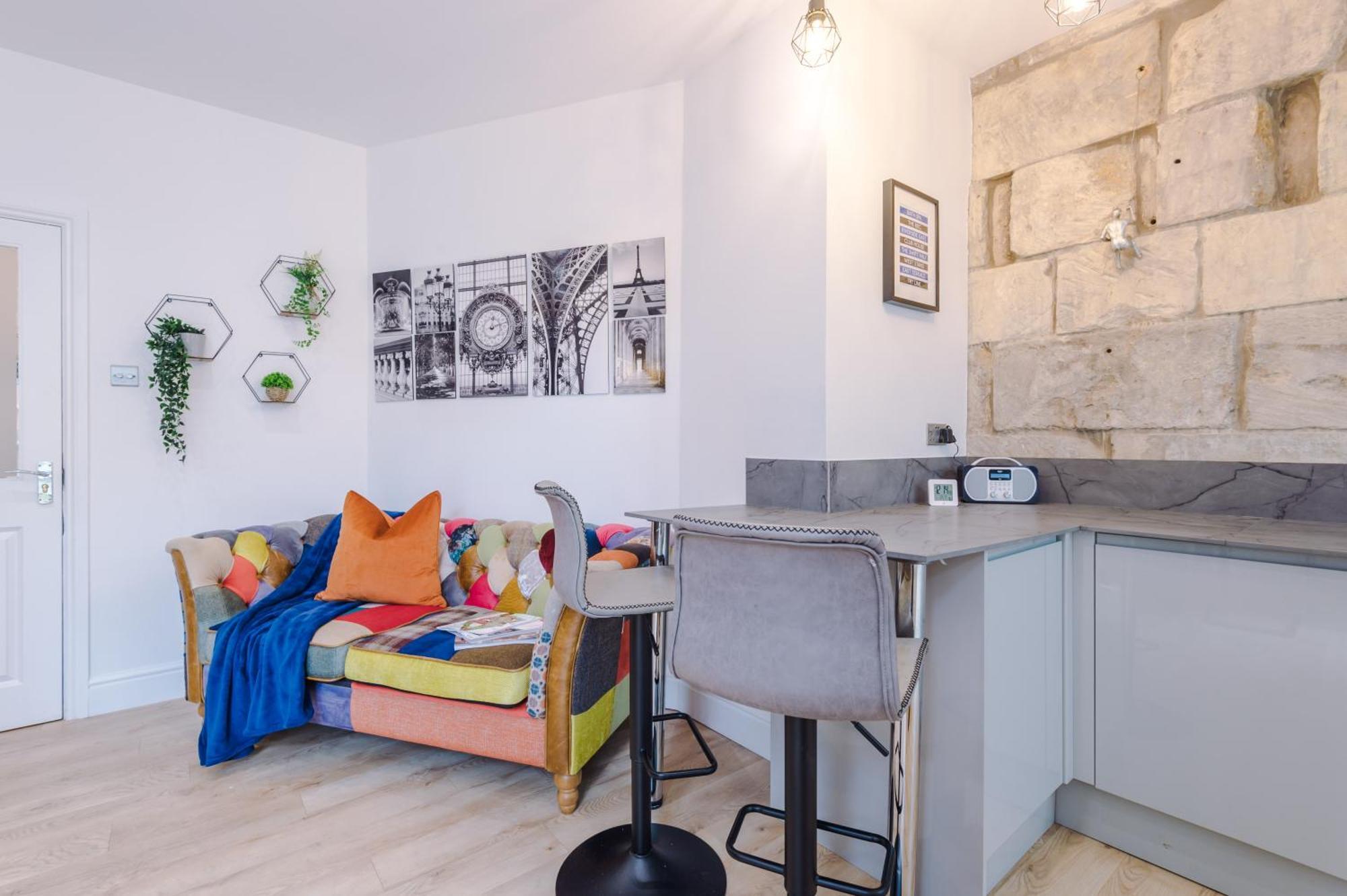 Incredible - Five Bedroom - 7 Actual Beds - 6 Bathroom House By Purestay - Central Bath With Parking מראה חיצוני תמונה