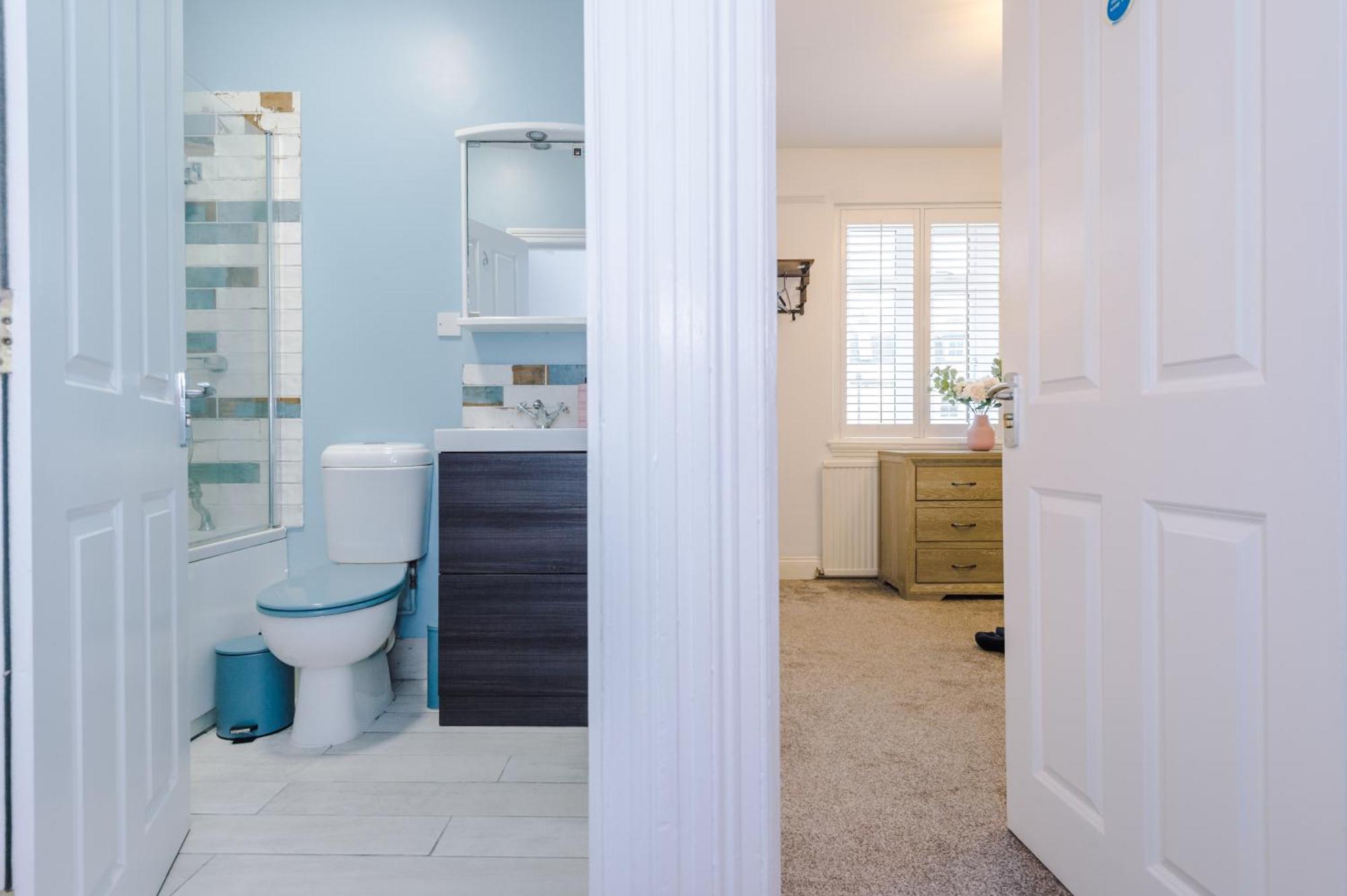 Incredible - Five Bedroom - 7 Actual Beds - 6 Bathroom House By Purestay - Central Bath With Parking מראה חיצוני תמונה